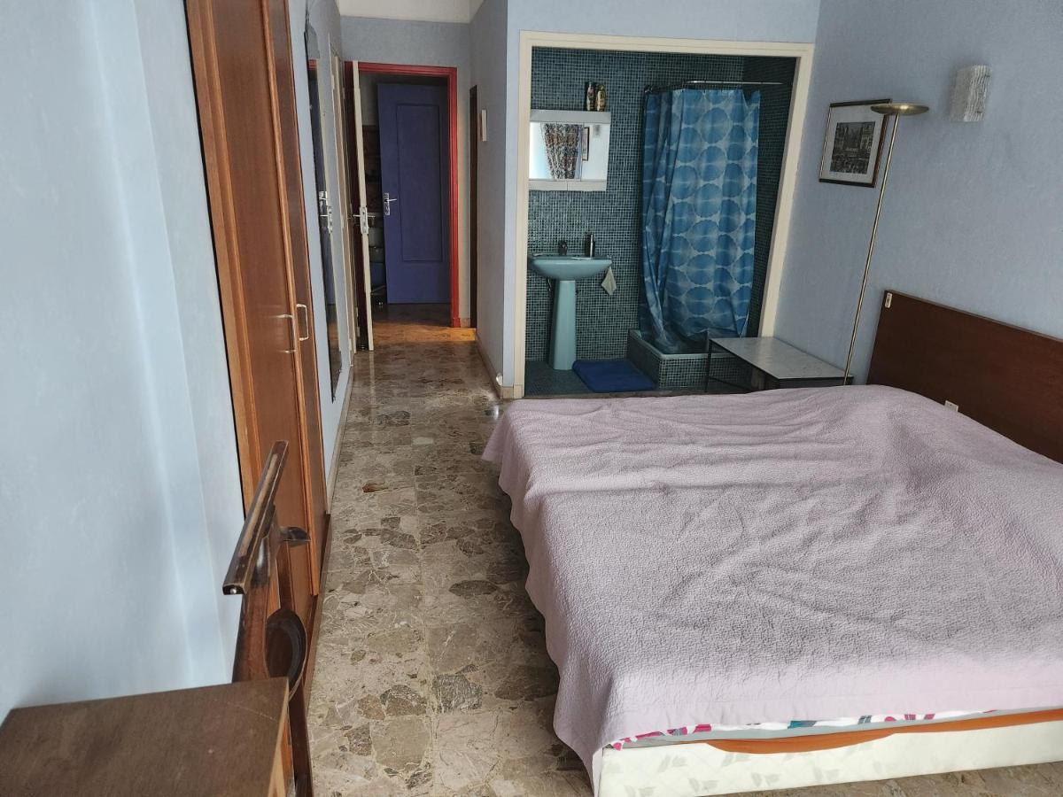 Big Apart 140M2 5Min Walk To Beach Sea &Promenade 3 Double Rooms,Big Living Room 42M2, 3 Showers,9 Beds, Free Parking Nizza Kültér fotó